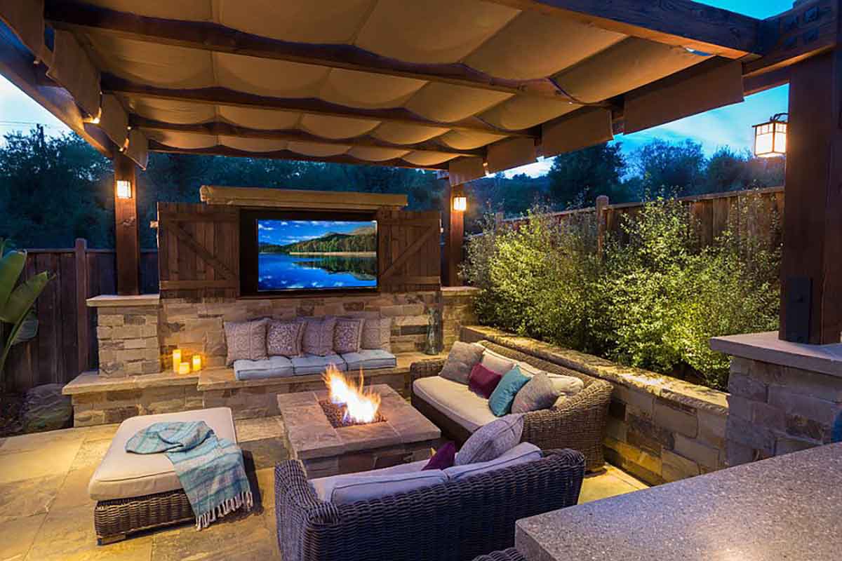 Outdoor entertainment system